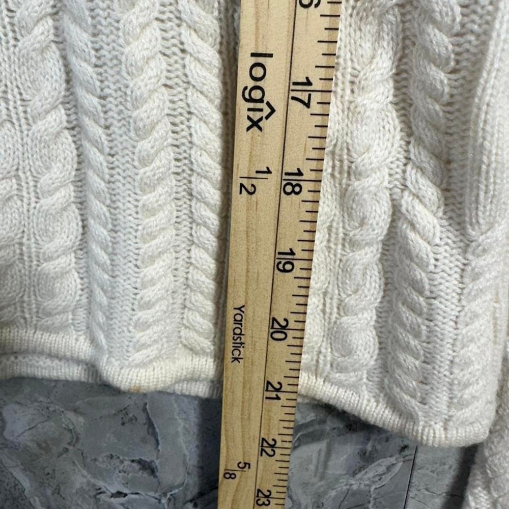Neiman-Marcus Woman's 100%‎ Cashmere Cable Knit V-neck Pullover Sweater Ivory M - Picture 6 of 8